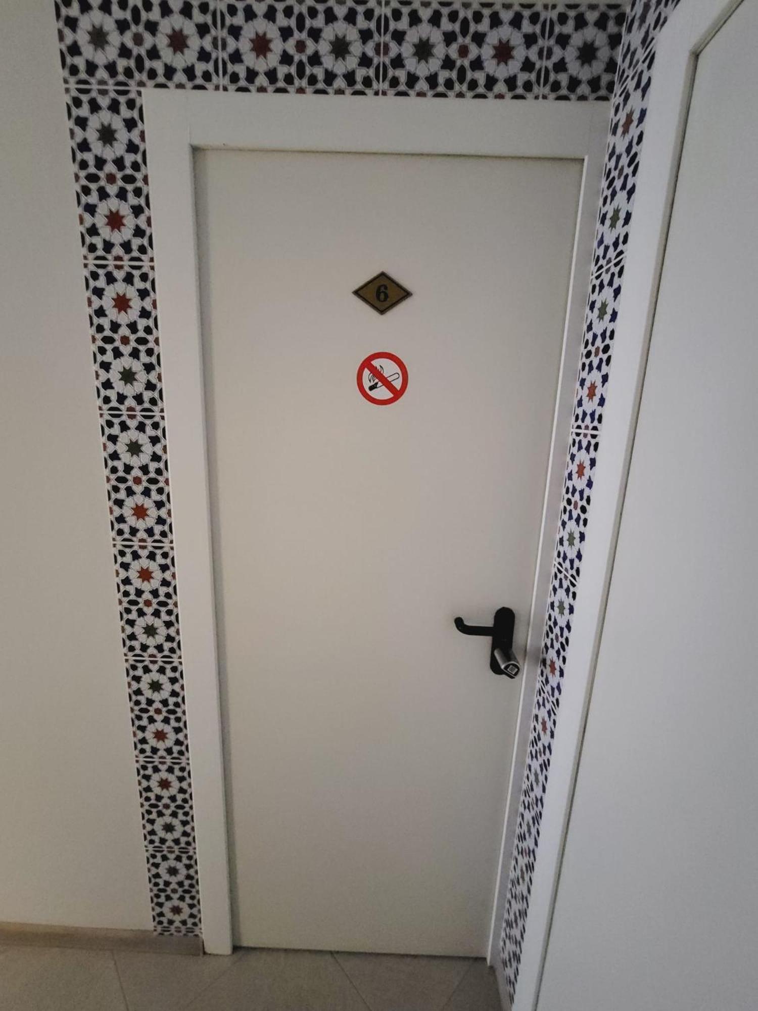 Mini-Hotel Casa De La Luz อาลิกันเต ภายนอก รูปภาพ